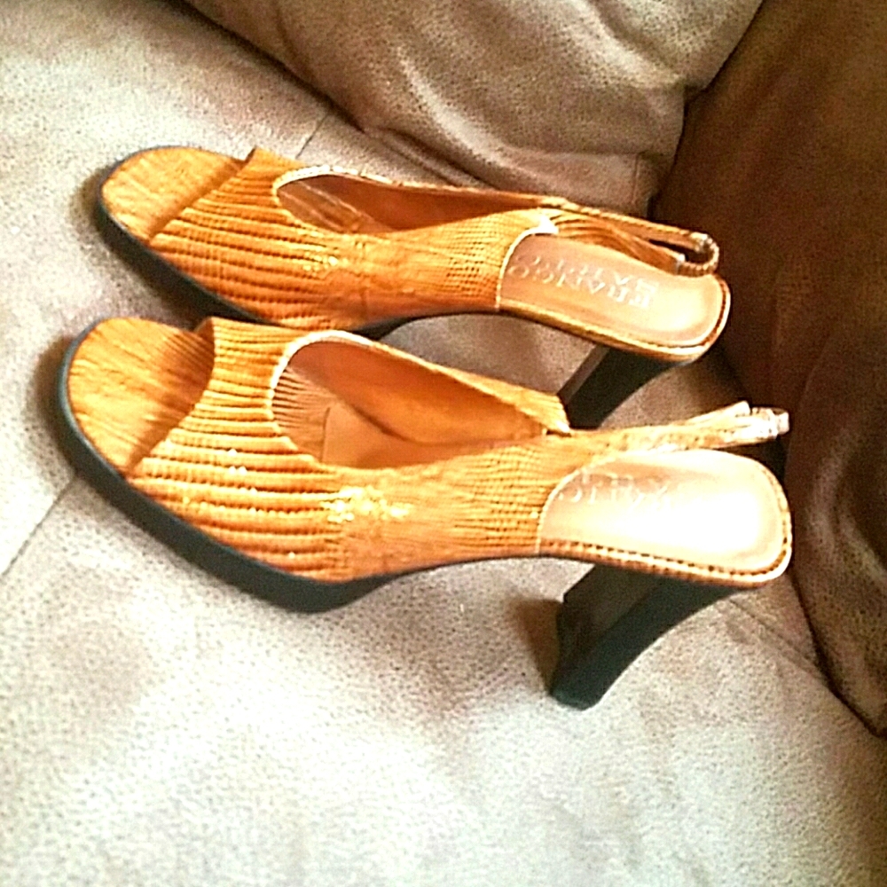 Franco Sarto snakeskin print sandals brown size 7
